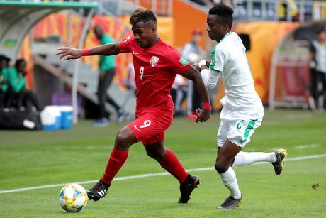 以及塔希提, 在公告中写, 道主波兰的 以及塔希提, 在公告中写, 道主波兰的