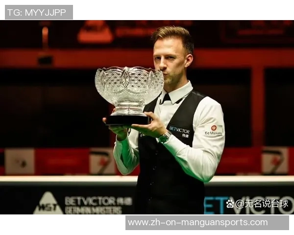 年轻帅气足球新星崭露头角 力压群雄成为未来足坛巨星