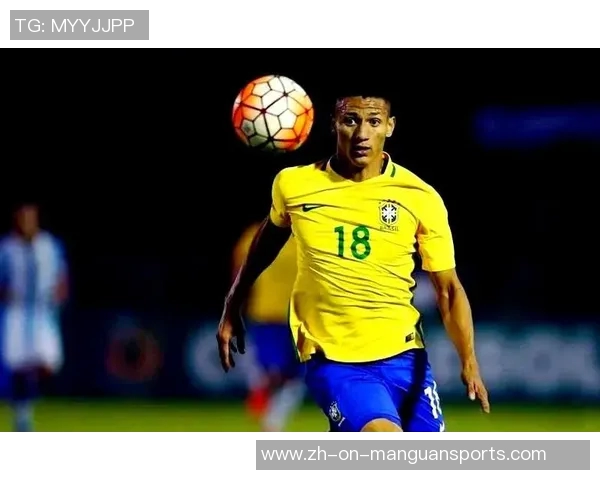 探寻足球传奇之路：球星背后的奋斗与荣耀